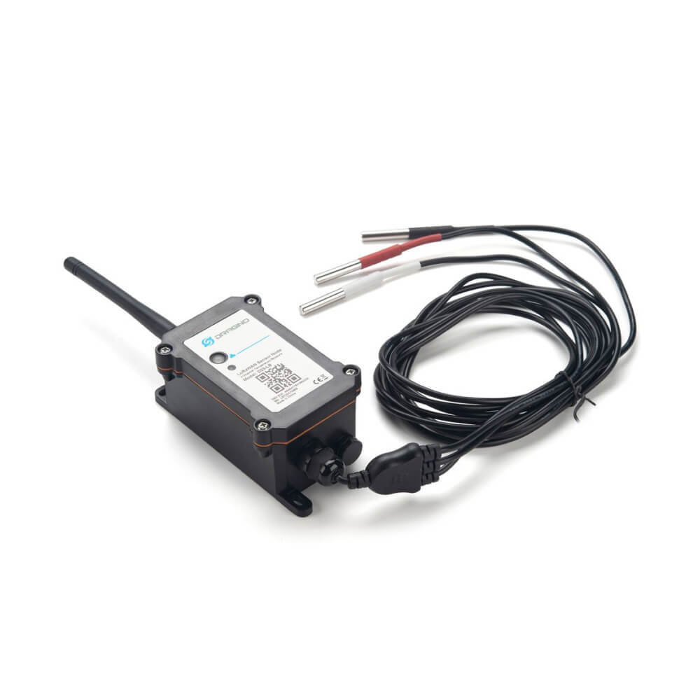 Dragino D23-LB LoRaWAN temperature sensor featuring three independent waterproof probes for multi-point industrial monitoring.