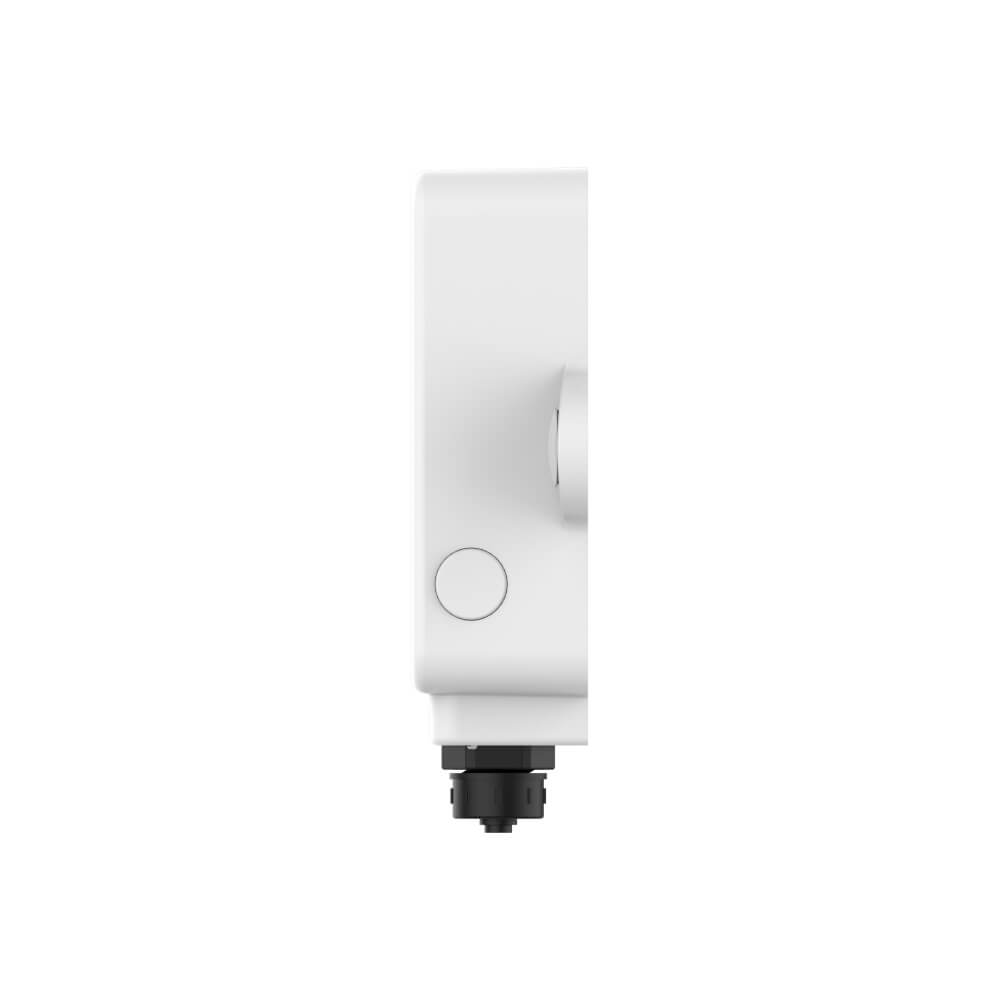 Milesight TS301 LoRaWAN temperature sensor with LCD display and support for external PT100 probes.