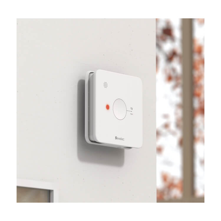 Nexelec Origin connected LoRaWAN smoke detector with 10-year battery life and photoelectric sensing technology.